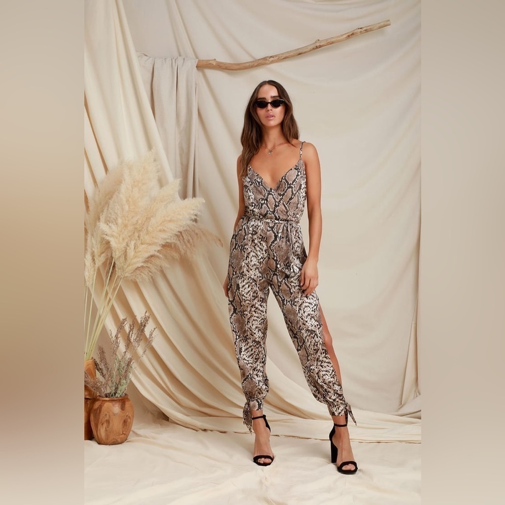Lulu’s “Jasper Beige Snake Print Surplice Jumpsuit” NEW